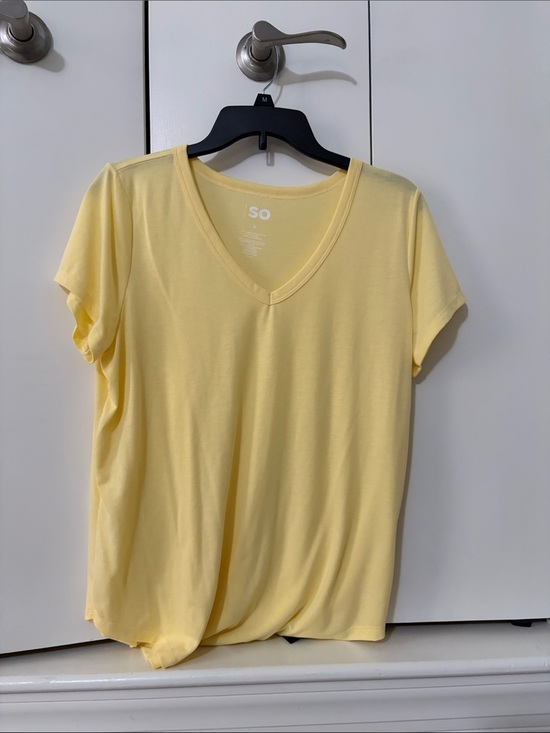 SO Tops - SO Light Yellow V-Neck Short Sleeve Tee
